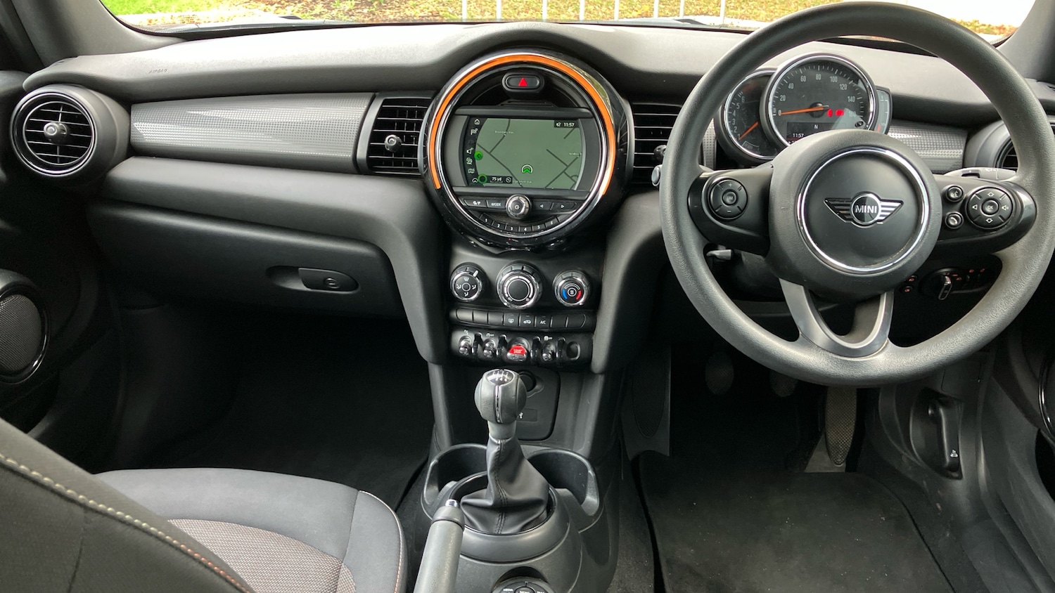 Used MINI Convertible 2018 for sale - 76362859: Photo 4