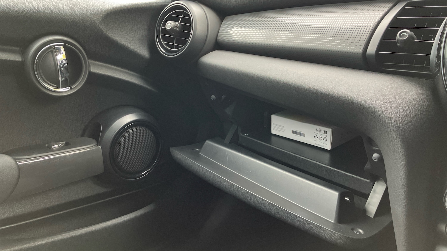 Used MINI Convertible 2018 for sale - 76362859: Photo 42