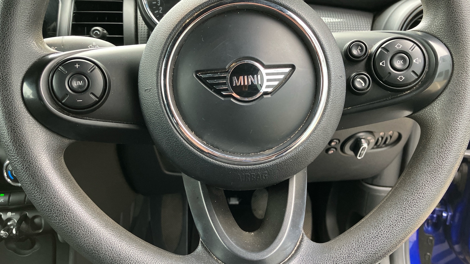 Used MINI Convertible 2018 for sale - 76362859: Photo 60