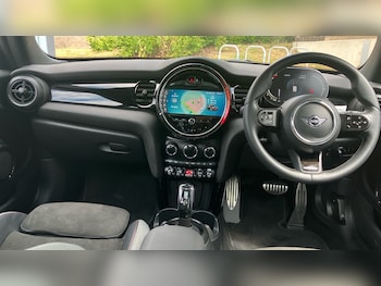 Used MINI Hatch 2023 for sale - 75470140: Photo