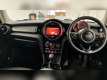 Used MINI Hatch 2019 for sale - 76877361: Photo