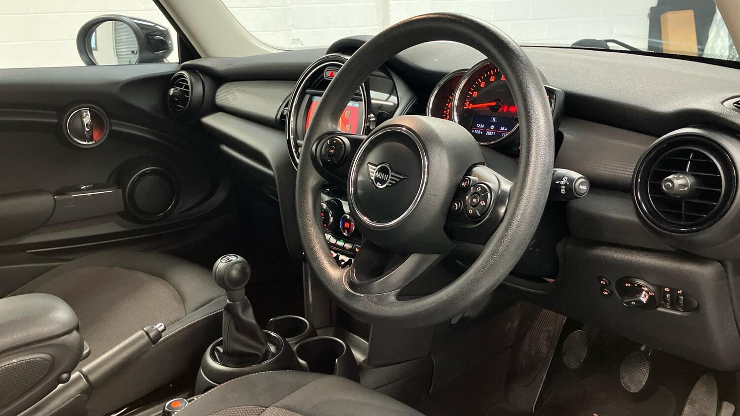 Used MINI Hatch 2019 for sale - 76877361: Photo 6