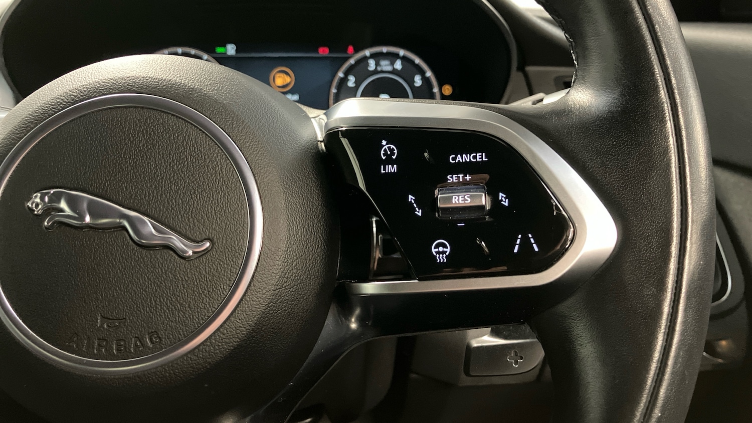 Used Jaguar E-Pace 2020 for sale - 77385040: Photo 18