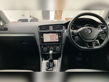 Used Volkswagen Golf 2019 for sale - 78325335: Photo