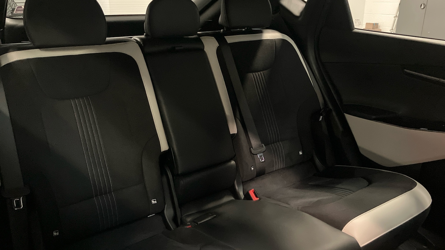 Used Kia EV6 2023 for sale - 77605139: Photo 12