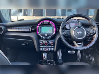 Used MINI Convertible 2018 for sale - 78150537: Photo