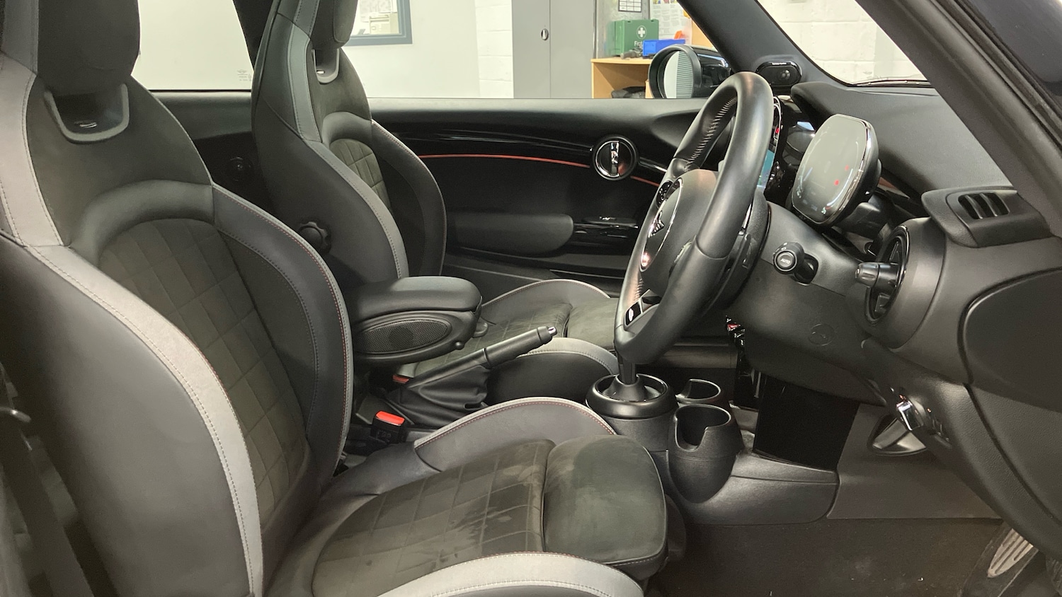 Used MINI Hatch 2023 for sale - 77326024: Photo 11