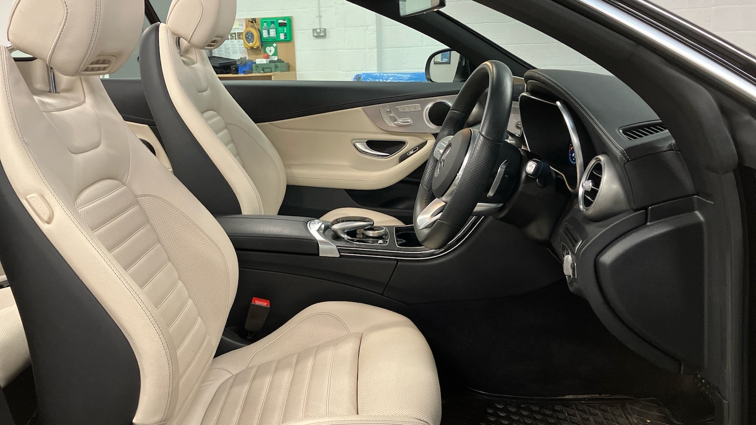 Used Mercedes-Benz C Class 2019 for sale - 76980740: Photo 11