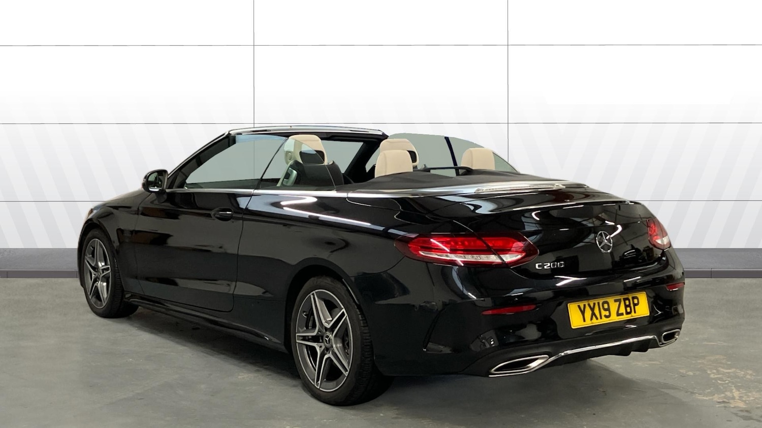 Used Mercedes-Benz C Class 2019 for sale - 76980740: Photo 2