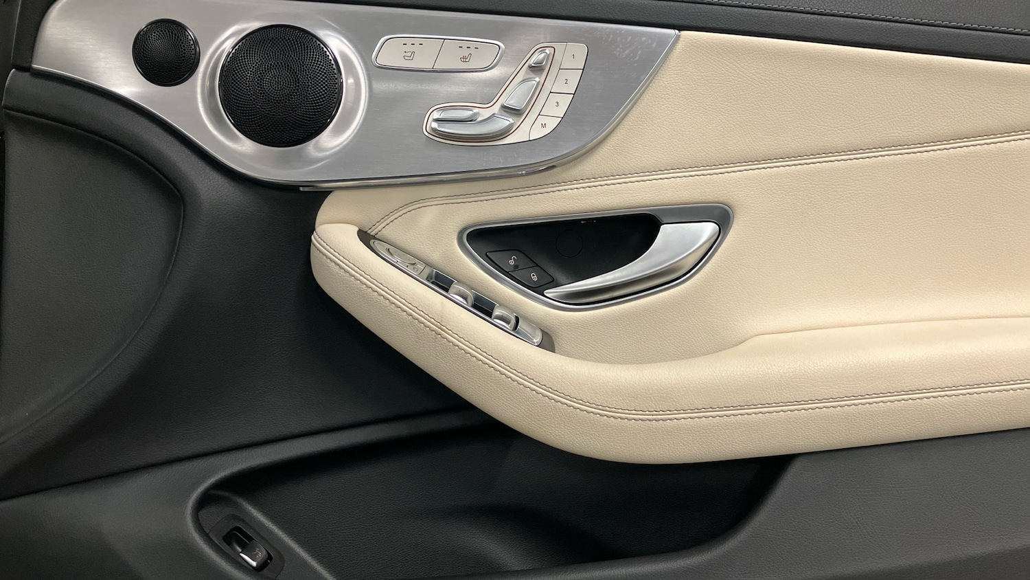 Used Mercedes-Benz C Class 2019 for sale - 76980740: Photo 48