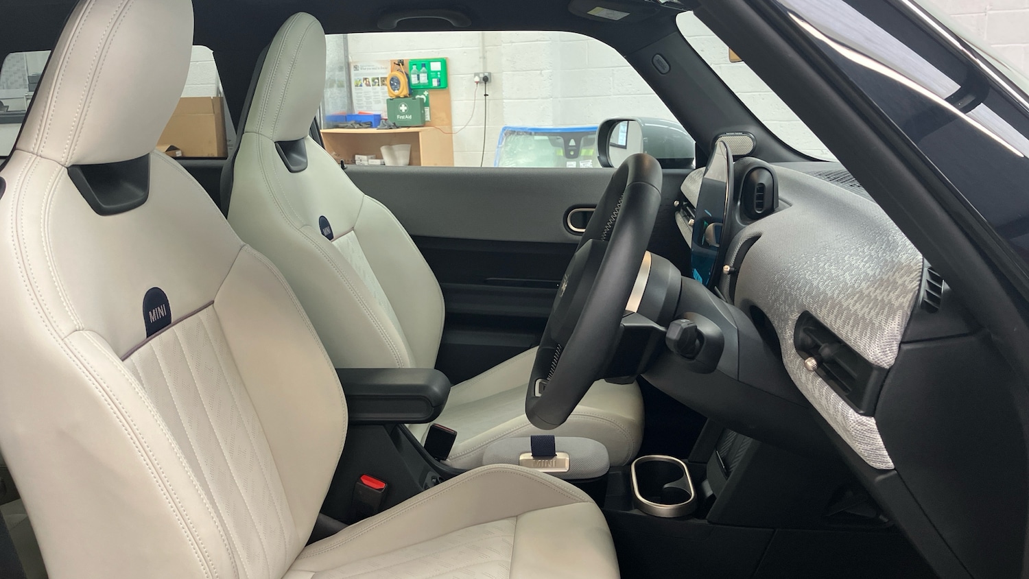 Used MINI Cooper 2024 for sale - 77996926: Photo 11