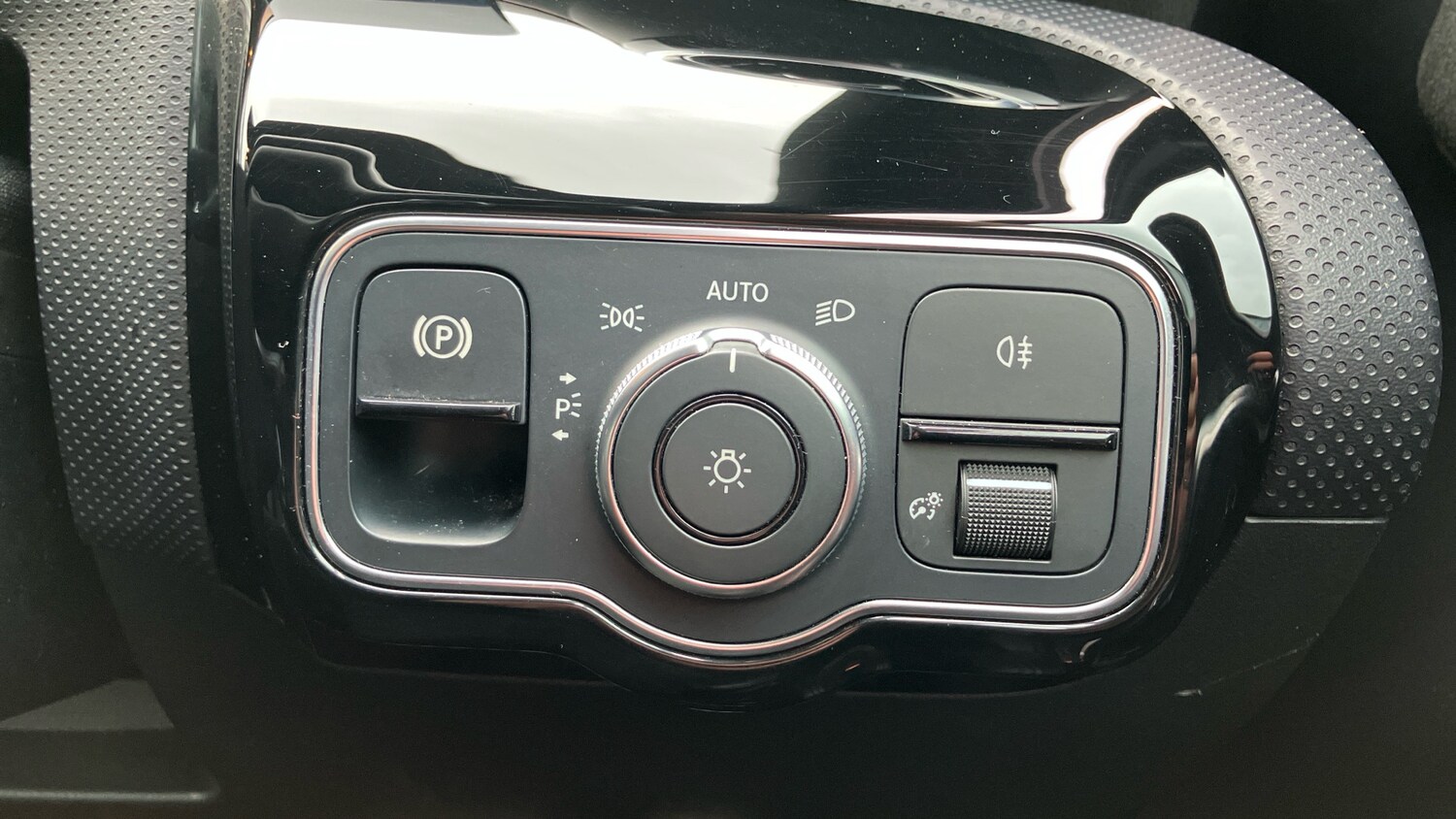 Used Mercedes-Benz A-Class 2018 for sale - 77812846: Photo 44