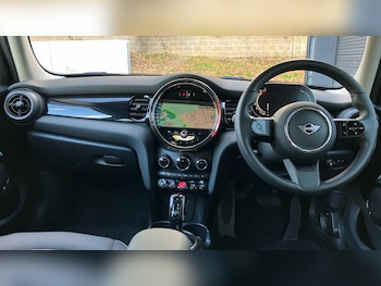 Used MINI Hatch 2024 for sale - 76384204: Photo