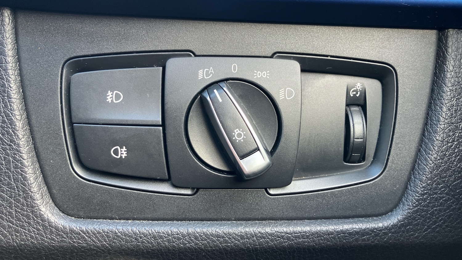 Used BMW 3 Series 2018 for sale - 77700891: Photo 41