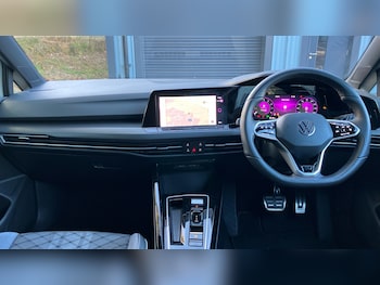 Used Volkswagen Golf 2024 for sale - 76777932: Photo