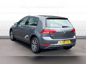 Used Volkswagen Golf 2018 for sale - 78869948: Photo
