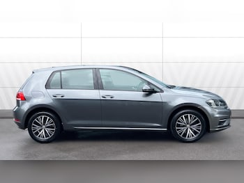 Used Volkswagen Golf 2018 for sale - 78869948: Photo