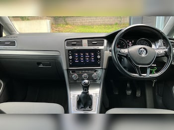 Used Volkswagen Golf 2018 for sale - 78869948: Photo