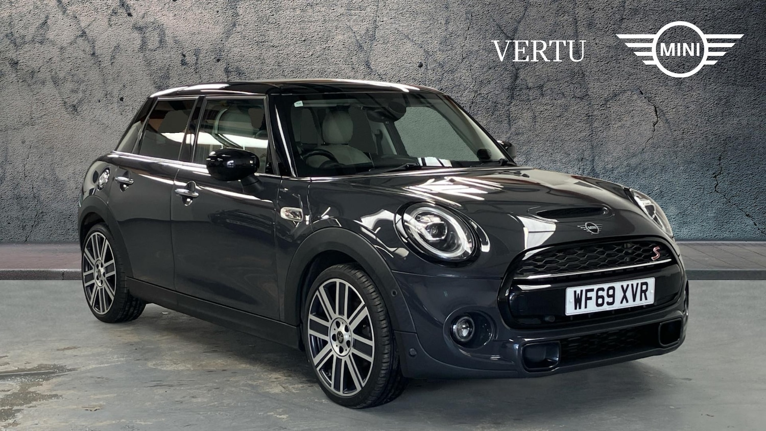 Used MINI Hatch 2019 for sale - 77945342: Photo 1