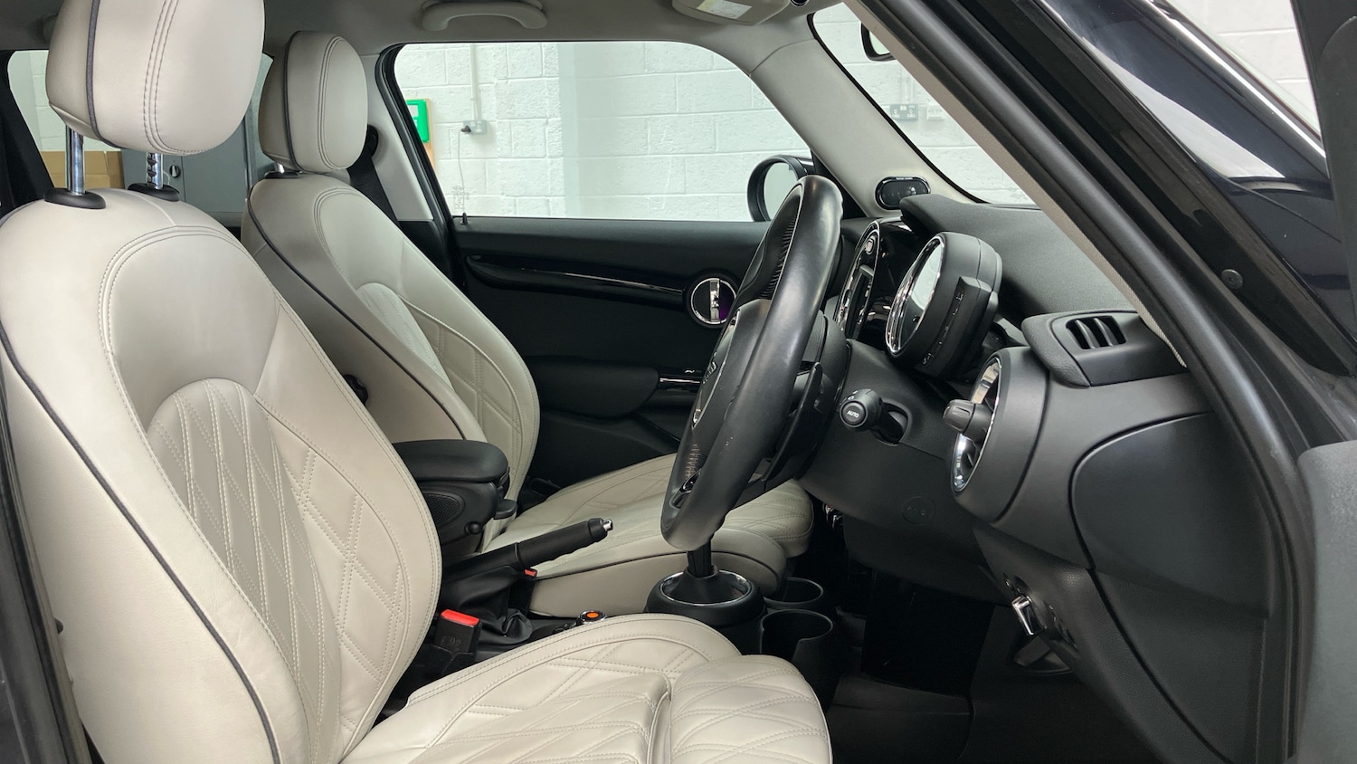 Used MINI Hatch 2019 for sale - 77945342: Photo 11