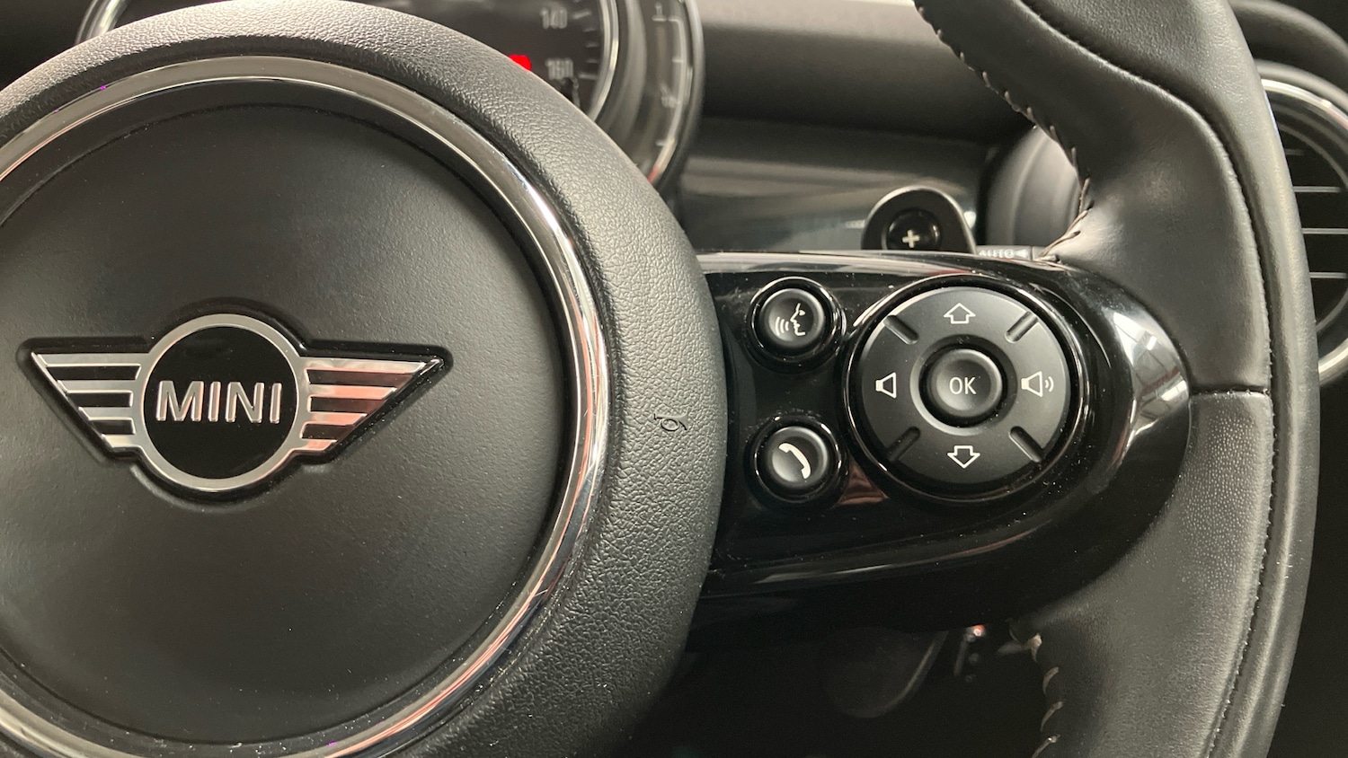 Used MINI Hatch 2019 for sale - 77945342: Photo 18