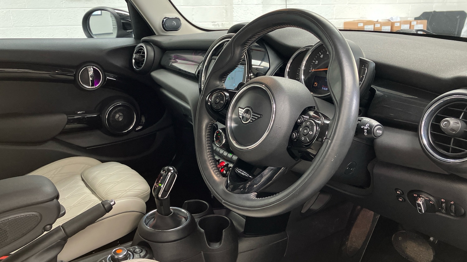Used MINI Hatch 2019 for sale - 77945342: Photo 6