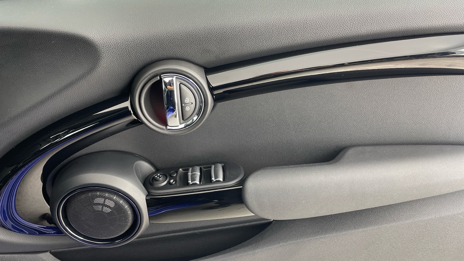 Used MINI Convertible 2020 for sale - 76859068: Photo 46