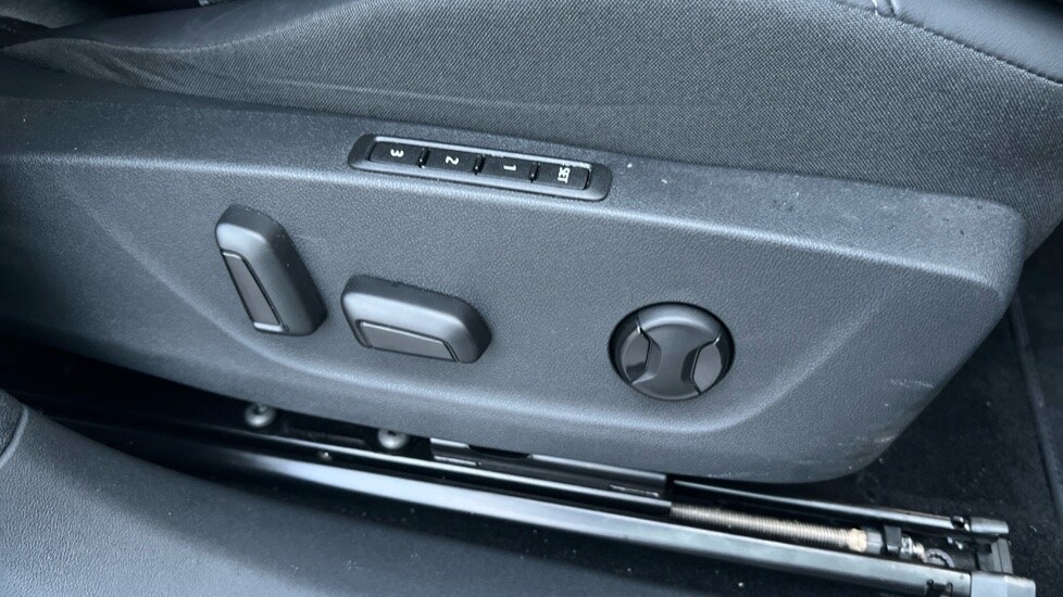 Used Skoda Enyaq 2025 for sale - 76872299: Photo 74