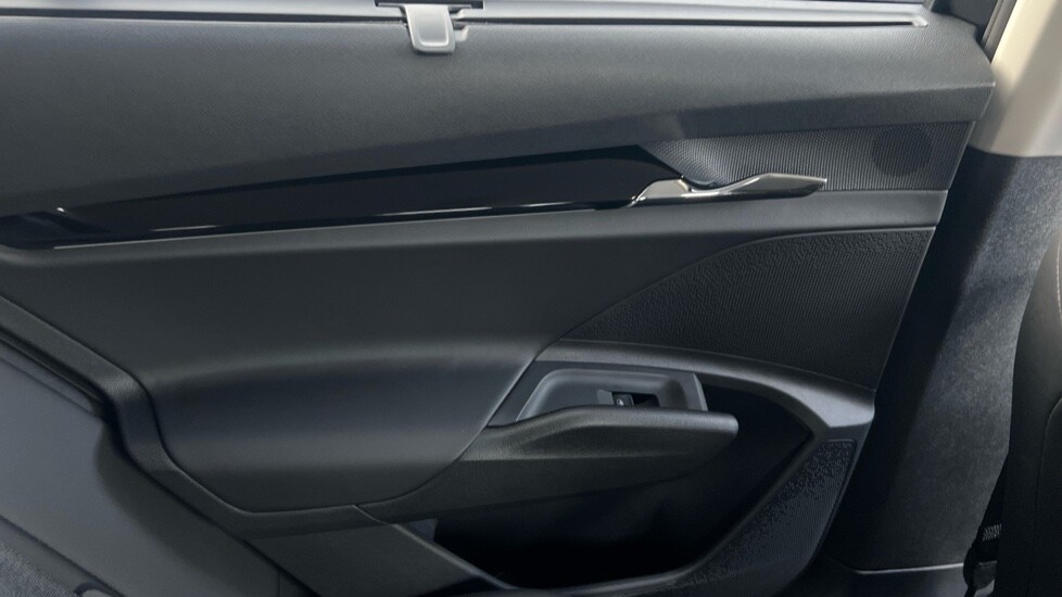 Used Skoda Enyaq 2025 for sale - 76872290: Photo 34