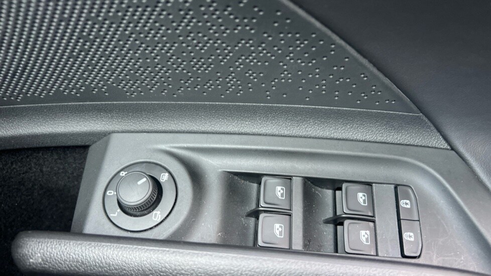 Used Skoda Enyaq 2025 for sale - 76872290: Photo 51