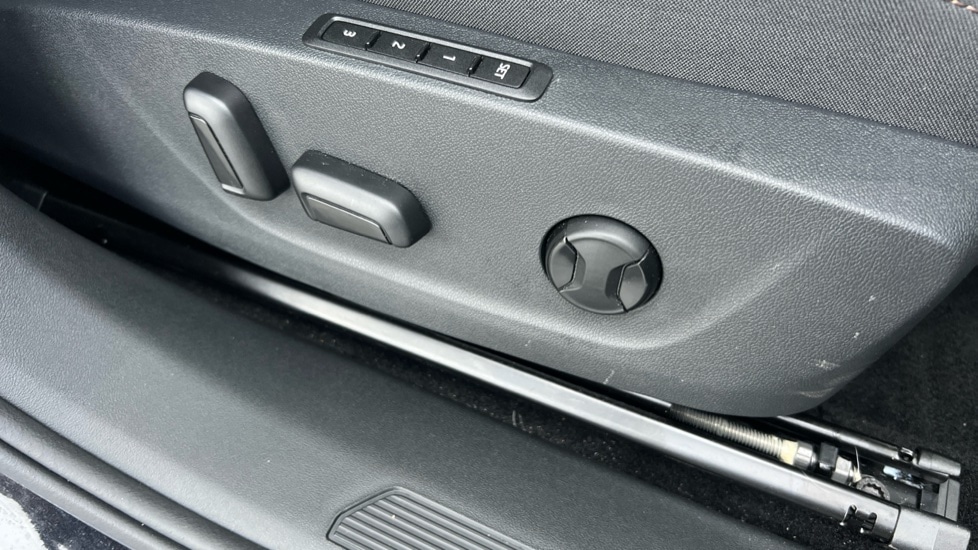 Used Skoda Enyaq 2025 for sale - 76872290: Photo 64