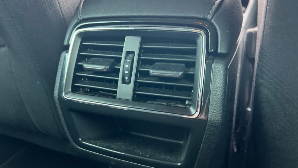 Used Skoda Karoq 2024 for sale - 76872828: Photo 38