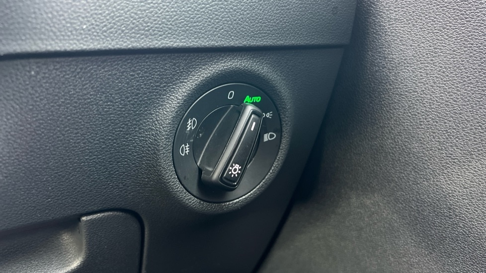 Used Skoda Karoq 2024 for sale - 76872828: Photo 49