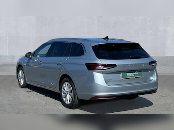Used Skoda Superb 2025 for sale - 75472136: Photo