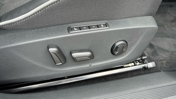 Used Skoda Enyaq 2025 for sale - 75751356: Photo 45