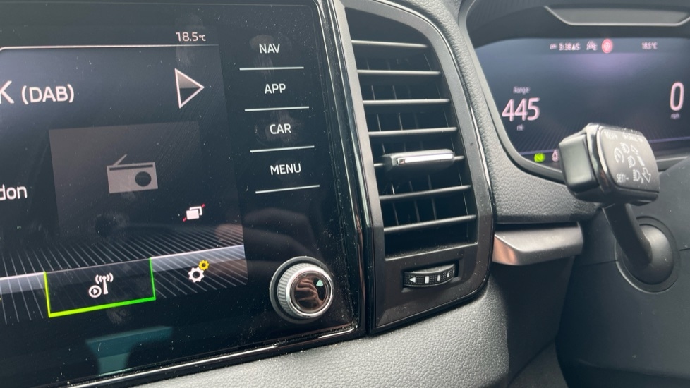 Used Skoda Karoq 2024 for sale - 76869267: Photo 37