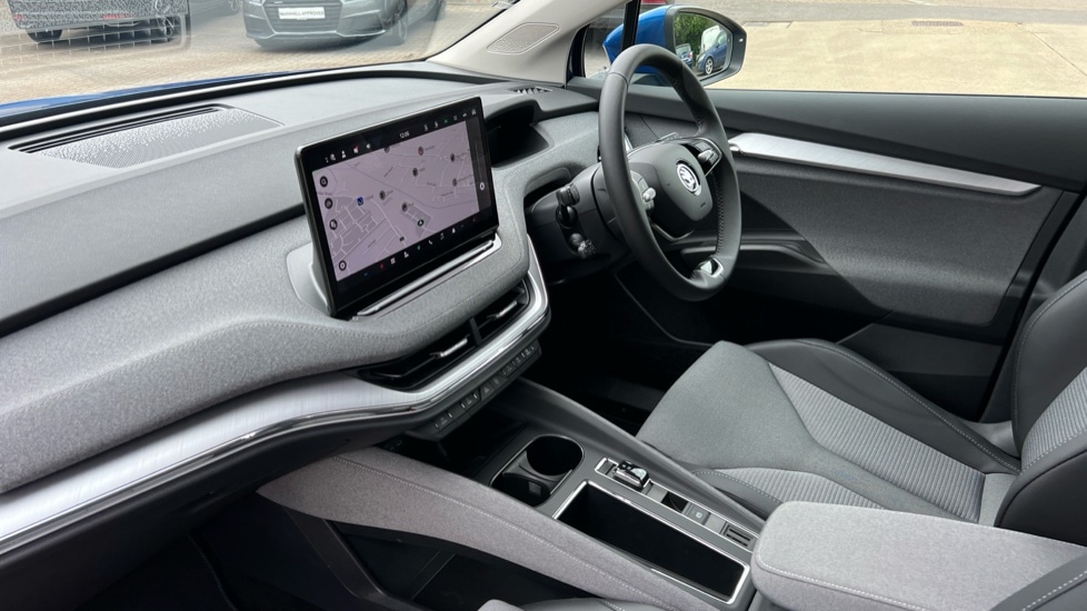 Used Skoda Enyaq 2025 for sale - 76868355: Photo 2