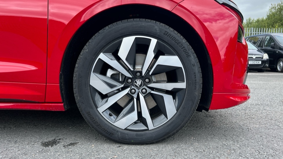 Used Skoda Enyaq 2025 for sale - 76868837: Photo 19