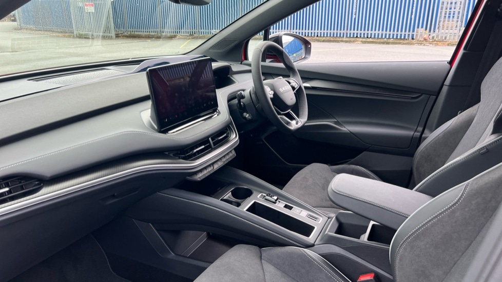 Used Skoda Enyaq 2025 for sale - 76868837: Photo 2