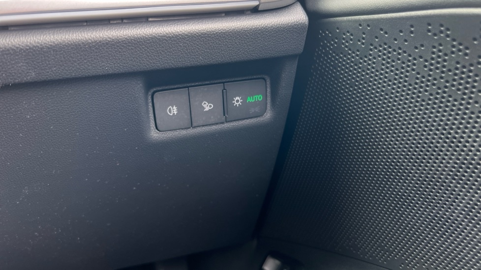 Used Skoda Enyaq 2025 for sale - 76868837: Photo 44