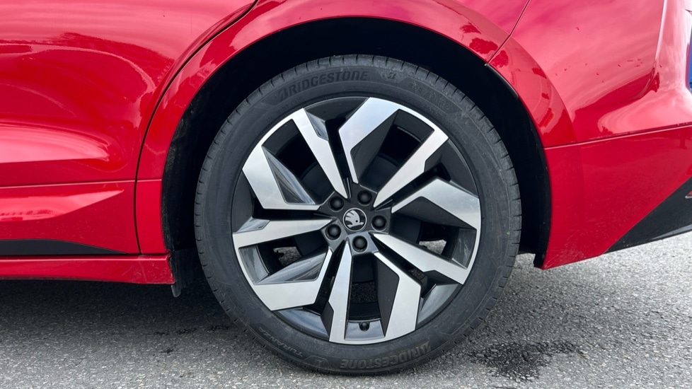 Used Skoda Enyaq 2025 for sale - 76868837: Photo 5