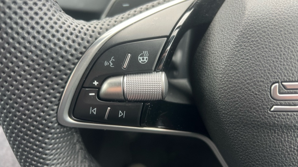 Used Skoda Karoq 2025 for sale - 76871324: Photo 64