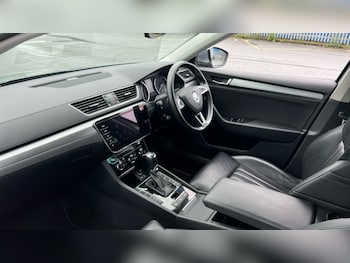 Used Skoda Superb 2019 for sale - 75664892: Photo