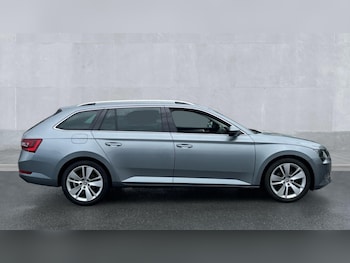 Used Skoda Superb 2019 for sale - 75664892: Photo