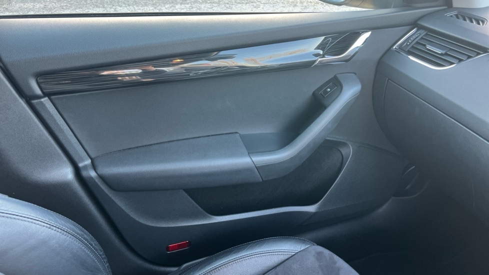 Used Skoda Octavia 2018 for sale - 77031432: Photo 64