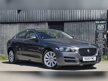Used Jaguar XE 2018 for sale - 78815800: Photo