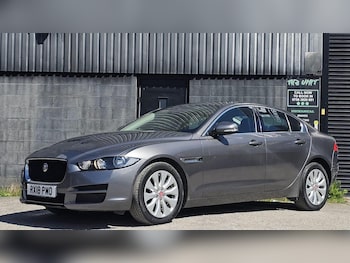 Used Jaguar XE 2018 for sale - 78815800: Photo