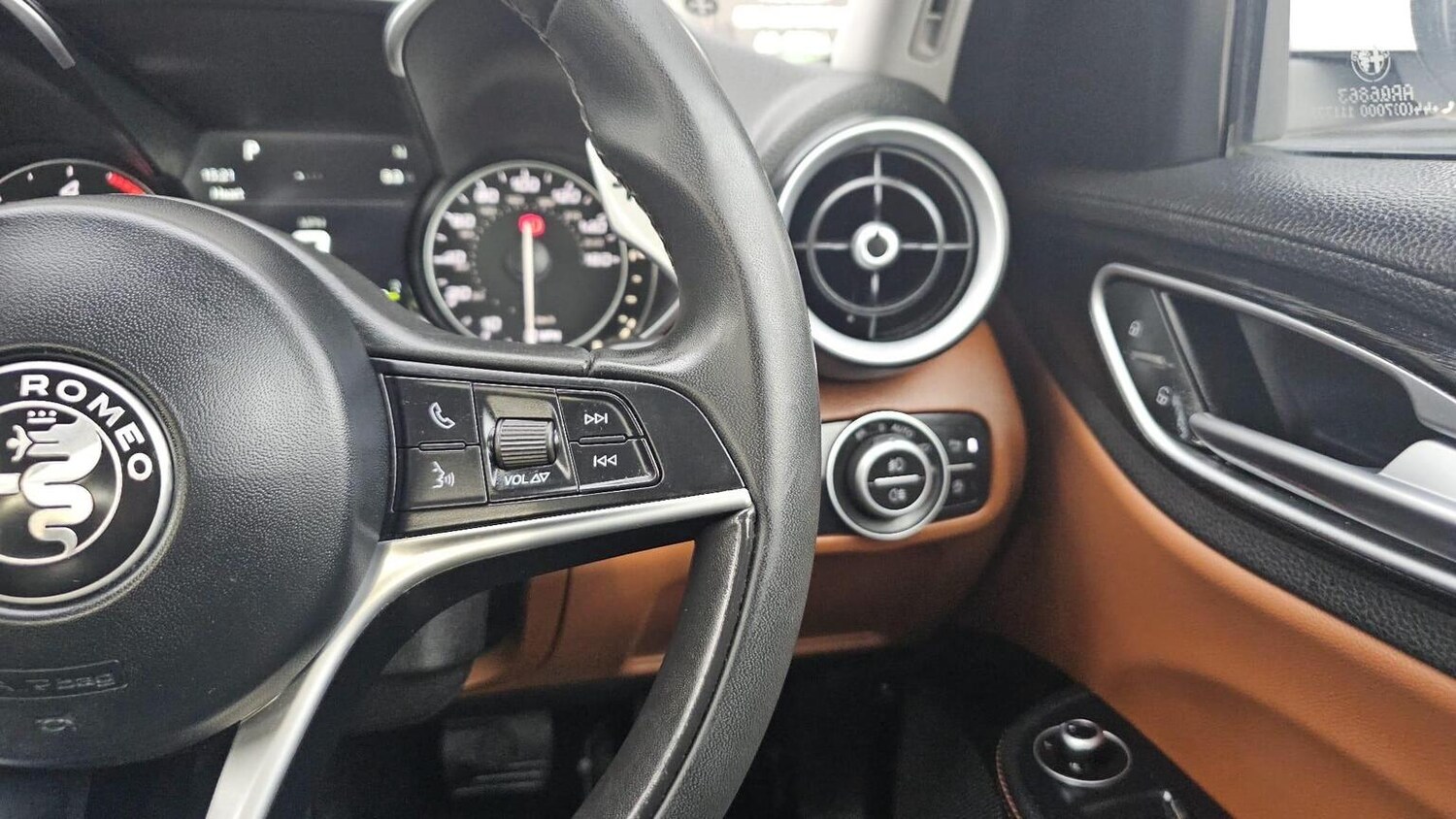 Used Alfa Romeo Giulia 2017 for sale - 77906428: Photo 23