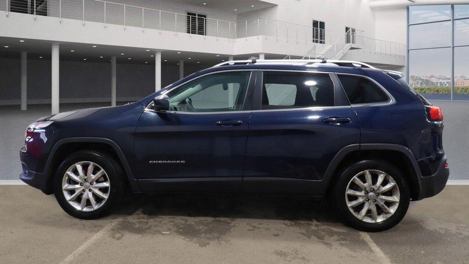 Used Jeep Cherokee 2016 for sale - 77906394: Photo 4