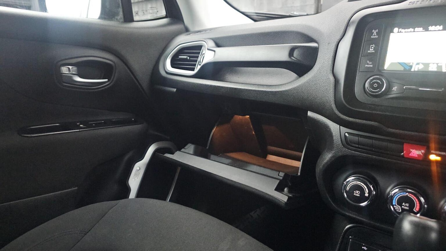 Used Jeep Renegade 2016 for sale - 77906454: Photo 17